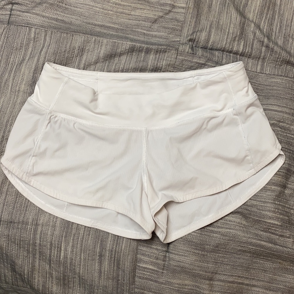 Lululemon speed up low rise lined 2.5” shorts